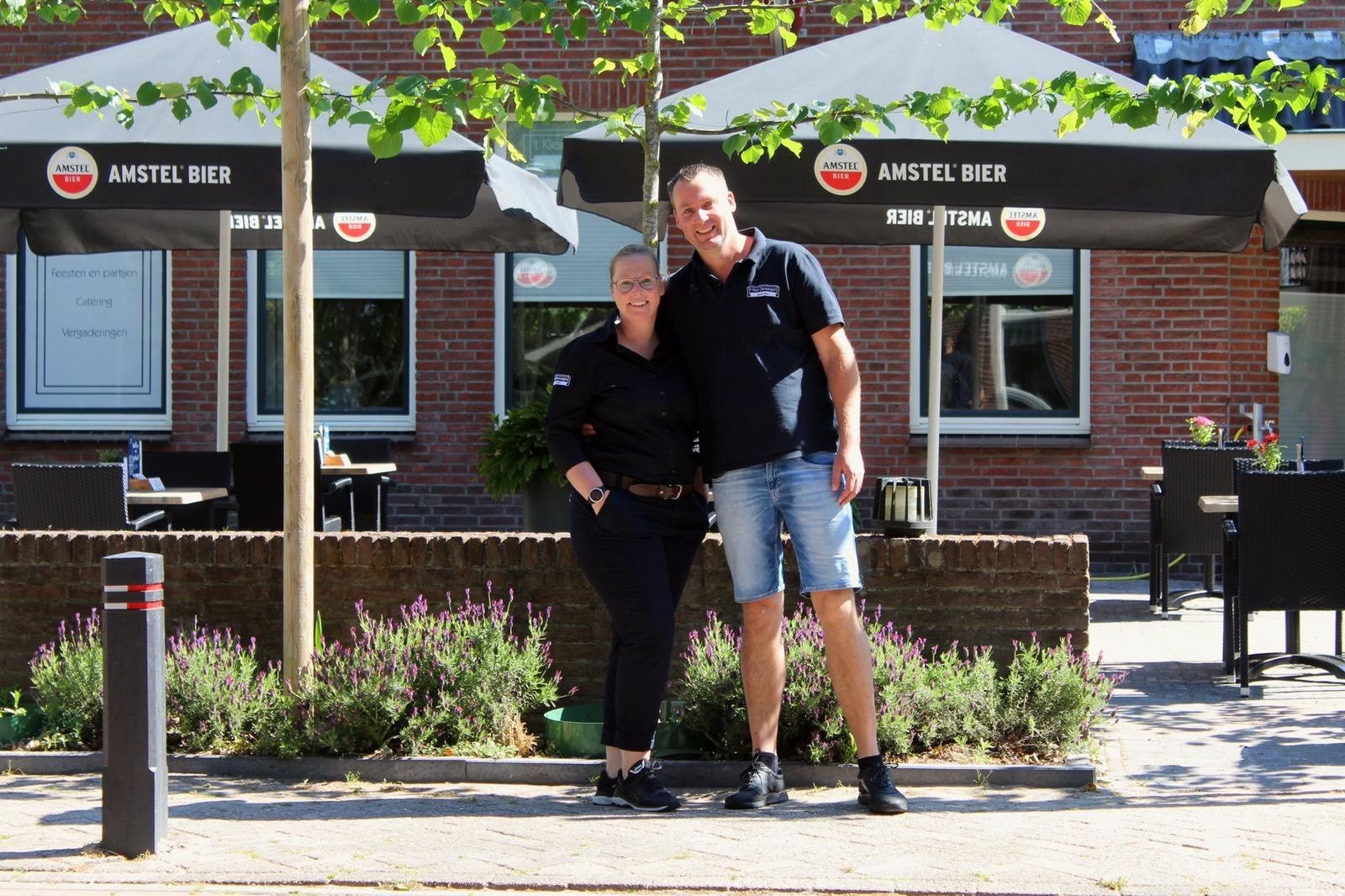 Martijn en Wietske Klok voor 't Klein Genoegen aan de Dorpsstraat